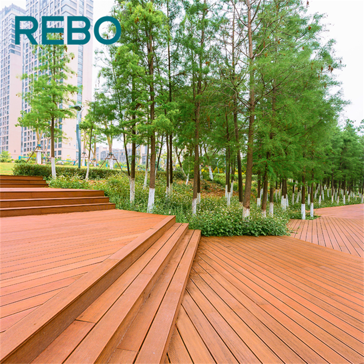 Eco Forest Terrassenbeläge aus Bambusverbundstoff