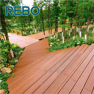 Eco Forest Terrassenbeläge aus Bambusverbundstoff