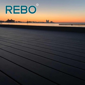 REBO wetterbeständige Bambusterrassendielen für den Schwimmbadbau am Strand