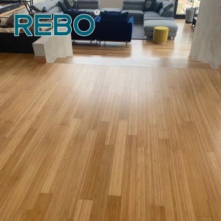 Piso interno de madeira de bambu sólido vertical projetado com 15 mm de espessura
