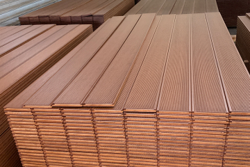 Deck in bambù contro deck in WPC