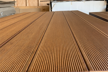 야외용 대나무 바닥재 또는 살균용 목재, 어느 것이 더 낫나요?