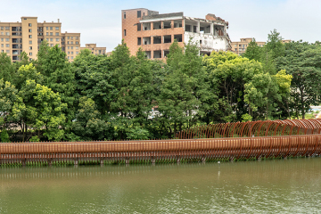 O deck de bambu trançado é escorregadio no inverno?
