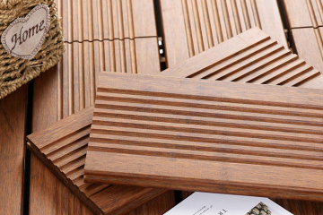 Diferentes materiais de pisos externos