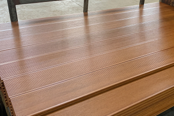 Quais são as diferenças entre piso de bambu e piso de madeira?