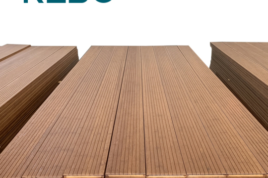 Por que escolher um deck de bambu carbonizado para o seu espaço exterior?