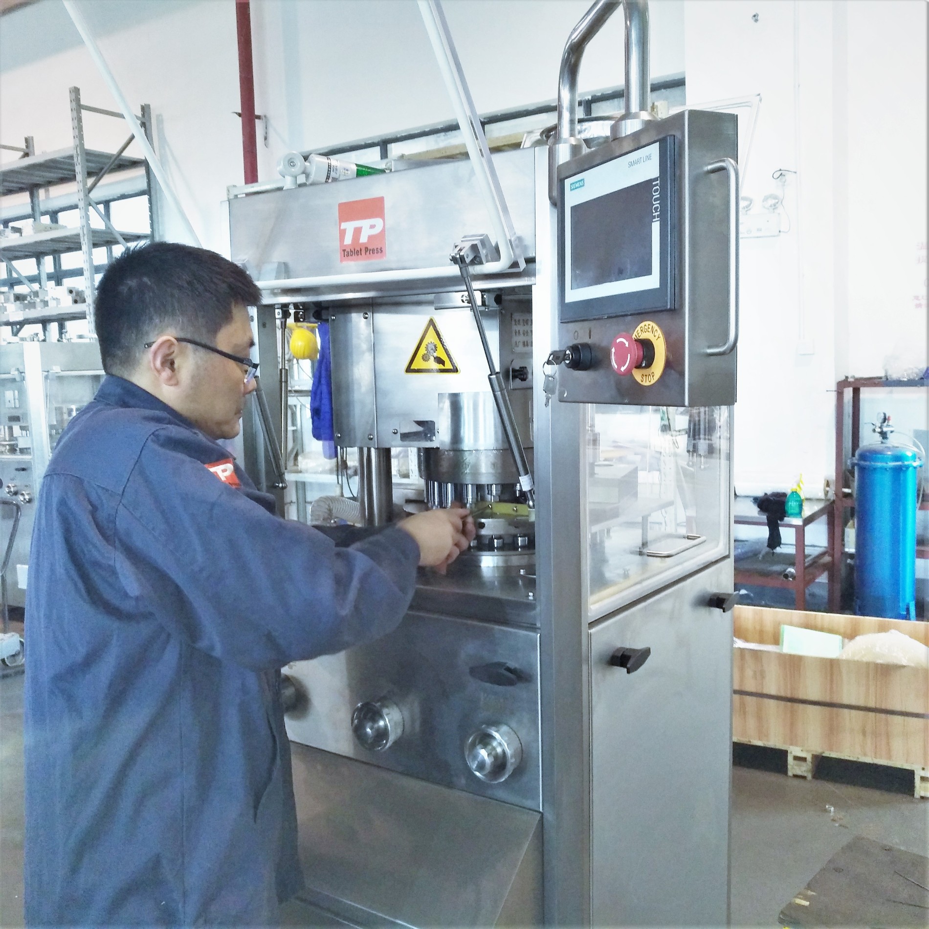 small rotary tablet press machine with pre-pressure Factory