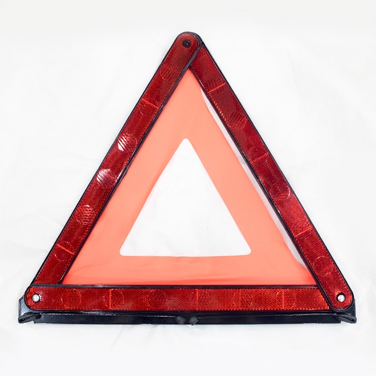 Triangolo di avvertimento del traffico di emergenza per auto