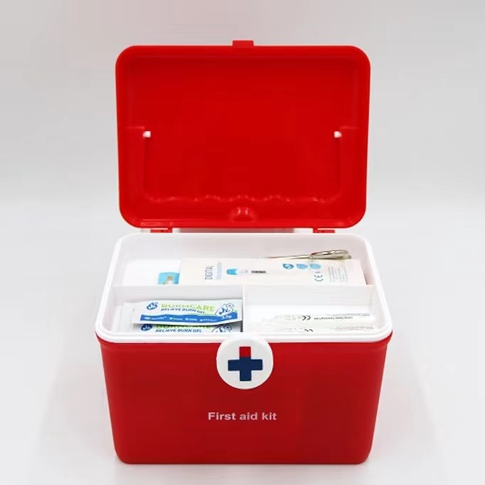 Caja de primeros auxilios familiar de plástico rojo para almacenamiento de emergencia