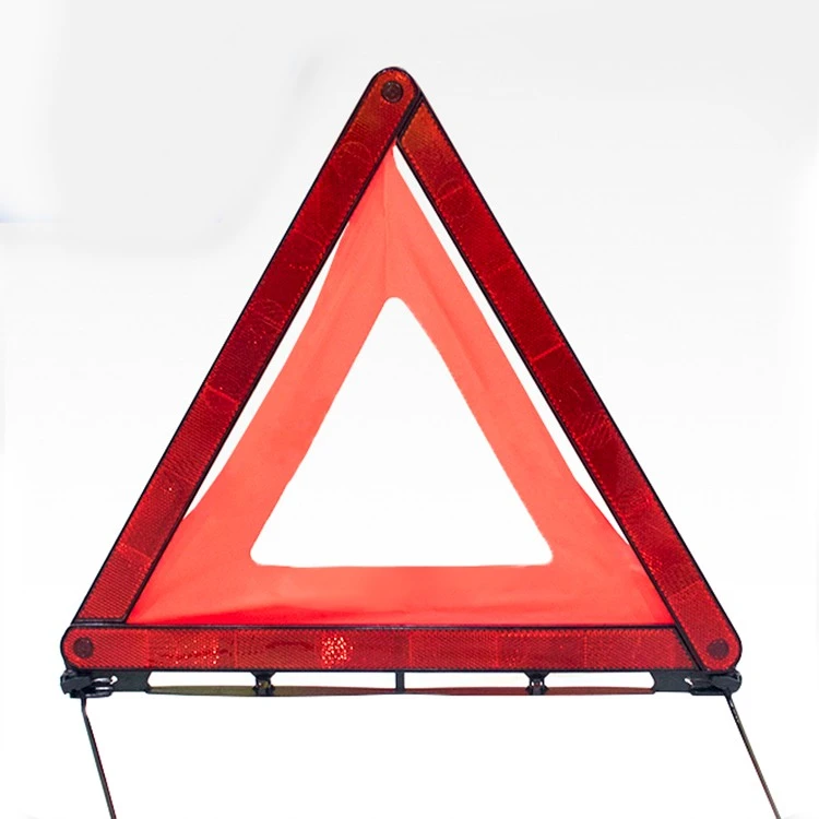 trójkąt bezpieczeństwa, odblaskowy trójkąt ostrzegawczy, odblaskowy trójkąt ostrzegawczy