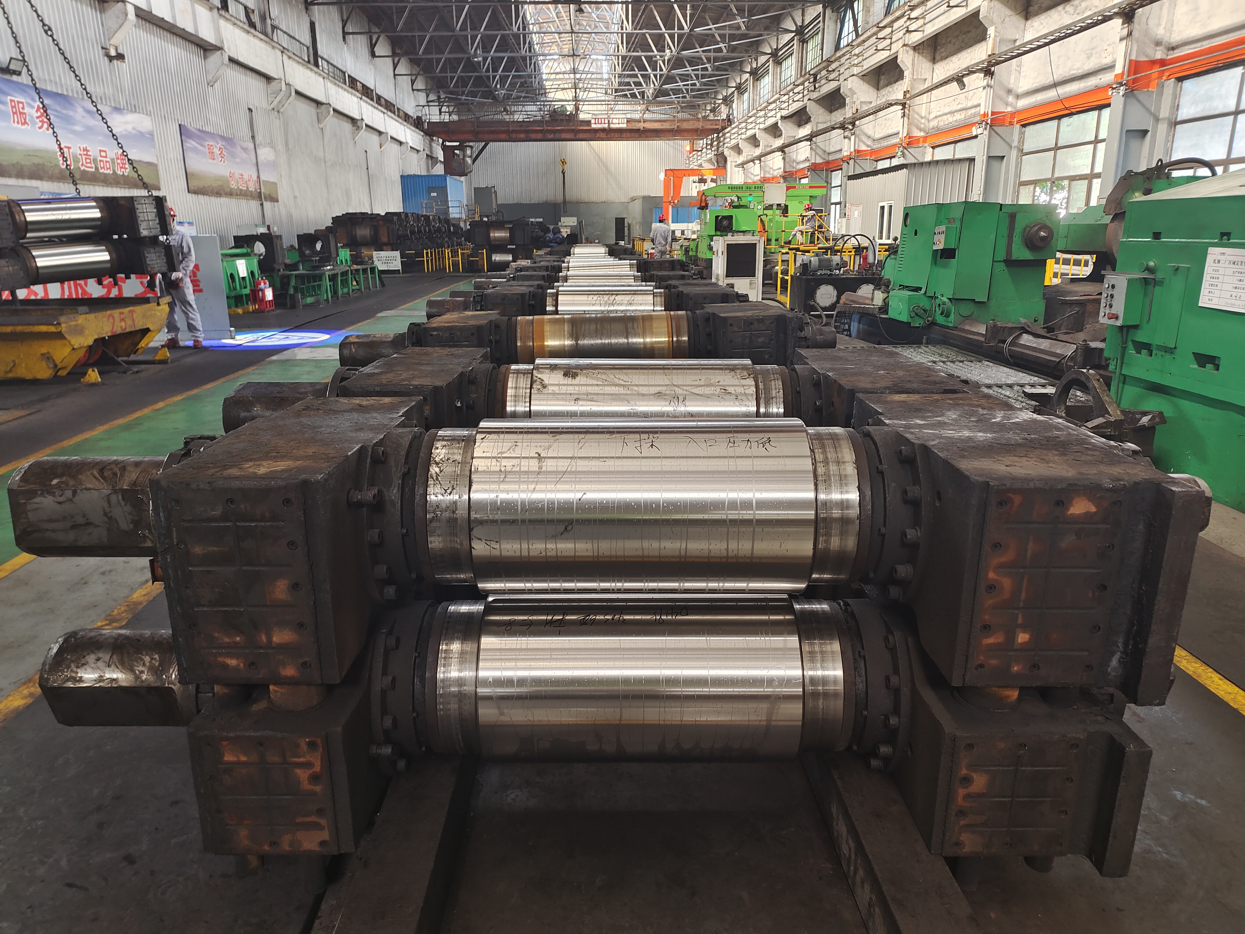 rolls for hot rolling strip