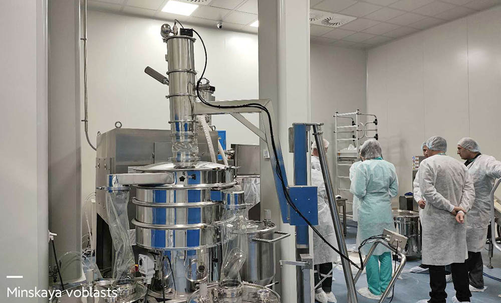 Dry granulator
