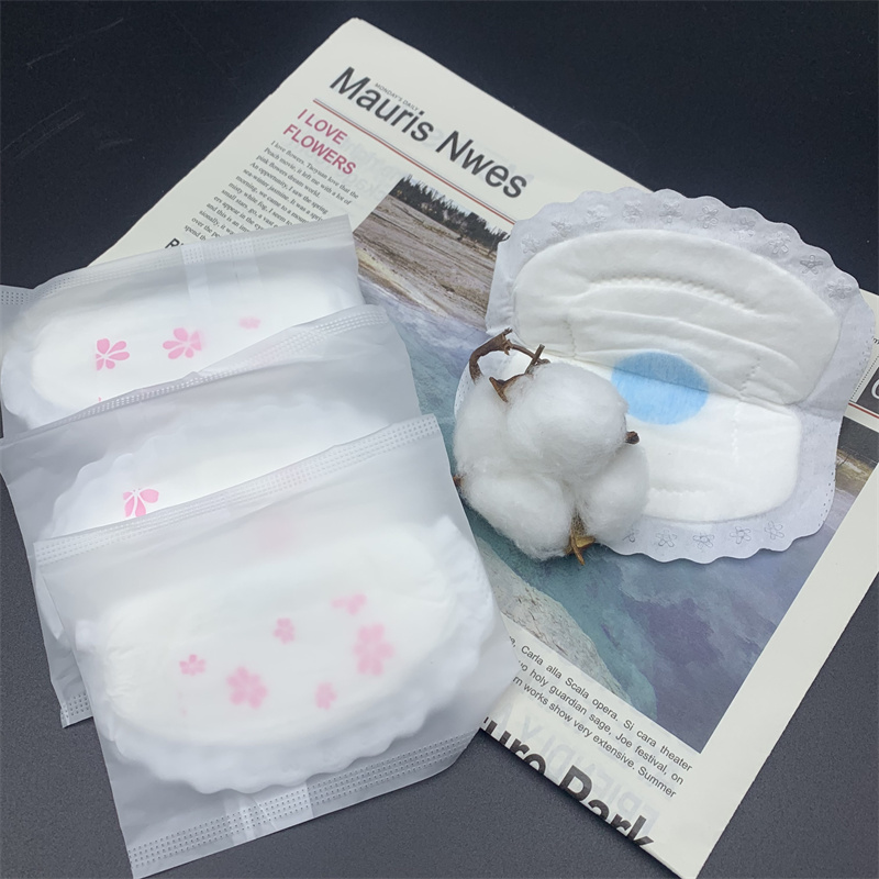 Disposable Breast Pads for Breastfeeding Mom