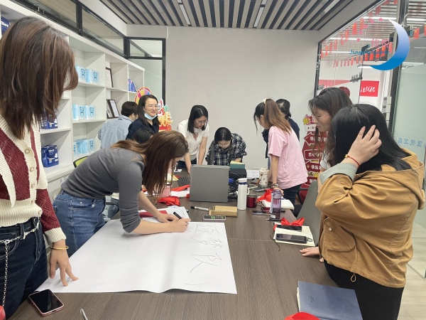 지아웨: 직원의 개인적 성장과 경력 개발을 위한 교육 프로그램에 전념