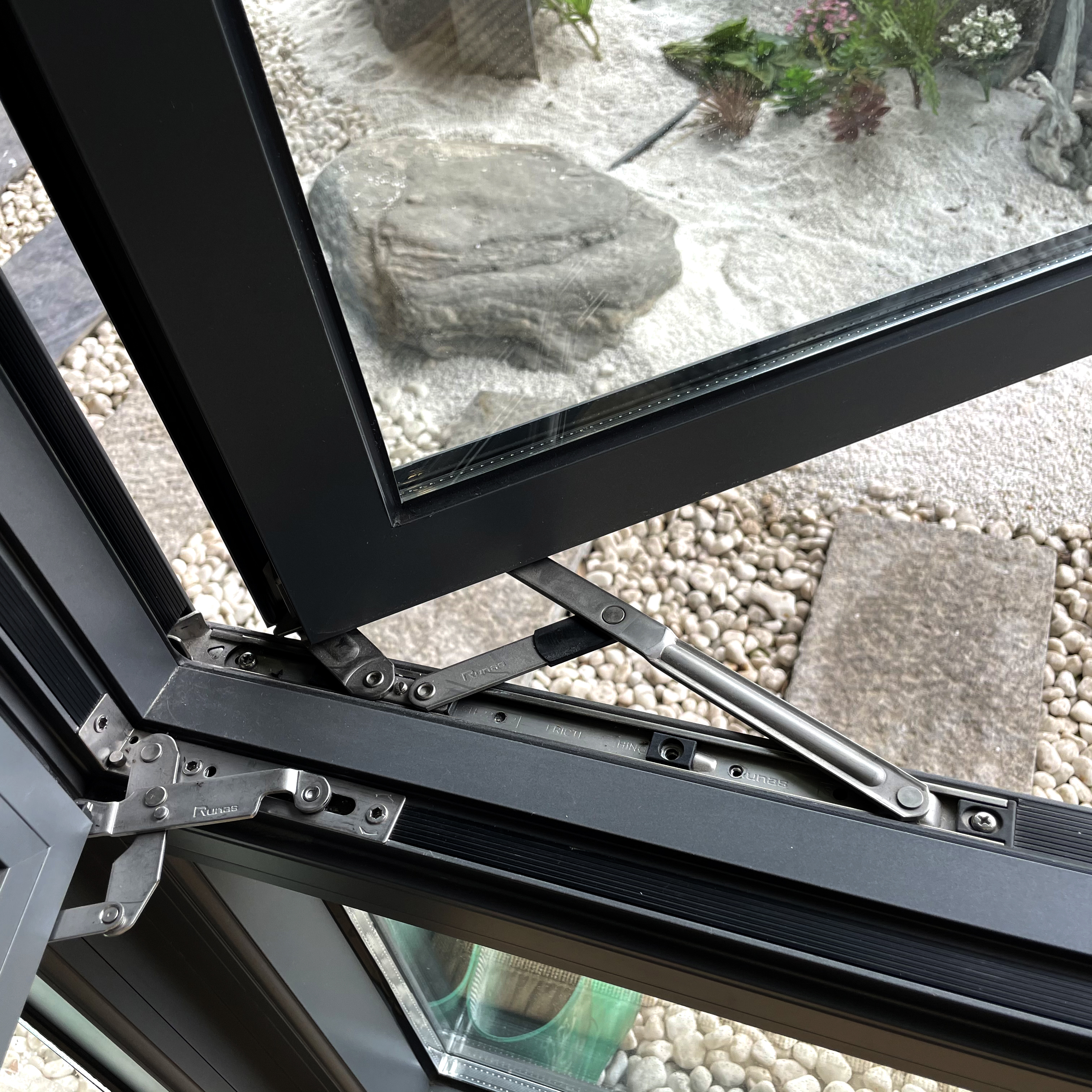 50 Frame Aluminum Powder Coating Sash Window With HOPO Handle For Project Hotel