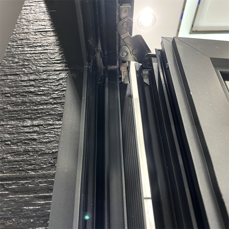 Simple Stype Hurrican Impact Thermal Break Aluminium Tilt &Turn Window with Mesh