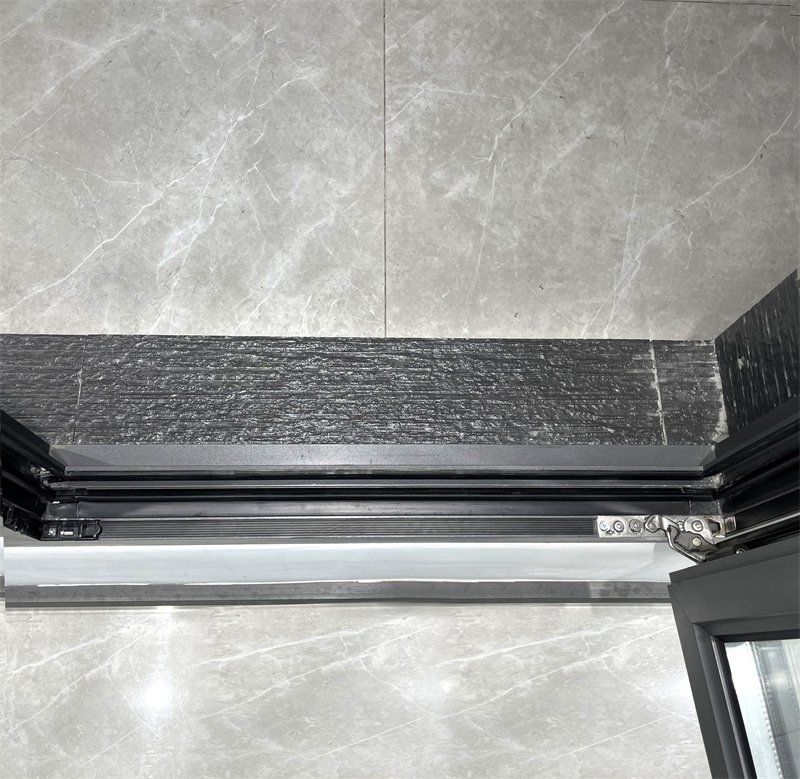 Simple Stype Hurrican Impact Thermal Break Aluminium Tilt &Turn Window with Mesh