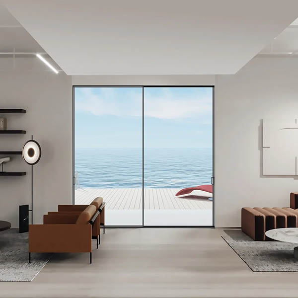 How does Low-E glass work in summer and winter?