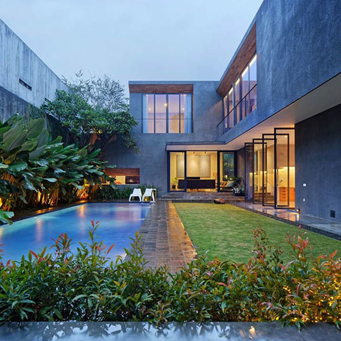 How to fill gaps in aluminum window frames?