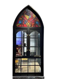 Cửa sổ nhôm kính màu hình vòm thủ công – Điểm nhấn kiến trúc theo phong cách nhà thờ tùy chỉnh