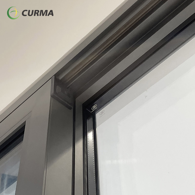 Side pressure window saves every inch of space