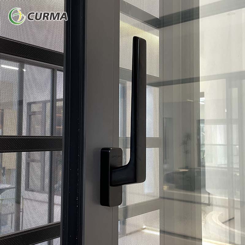 Side pressure window saves every inch of space