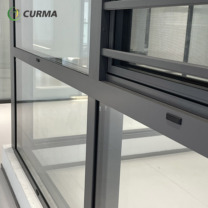 Side pressure window saves every inch of space