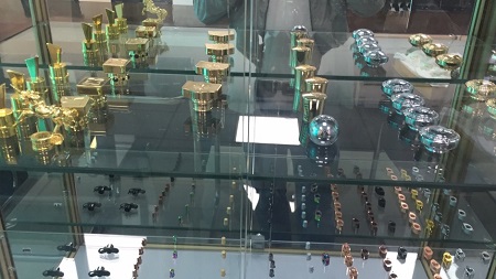 various designs zamac perfume caps