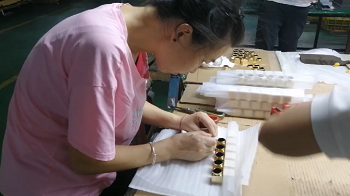 die casting square zamak perfume caps