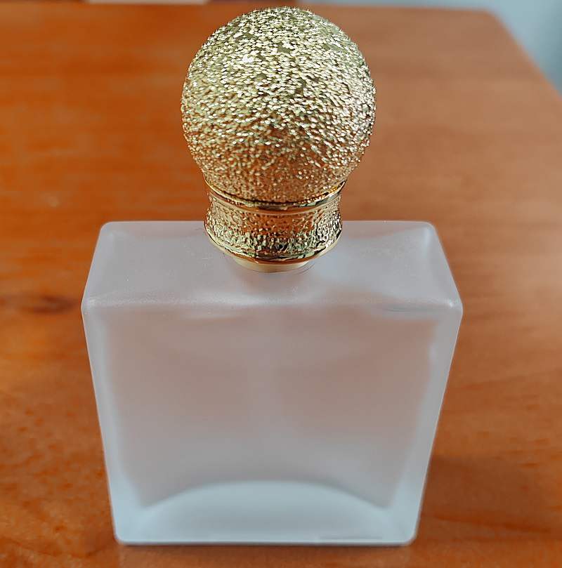 Chocolate golden color zamac perfume cap for niche perfume