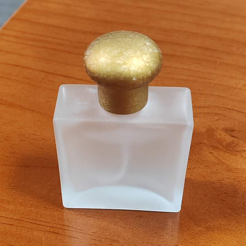 crack surface golden color high class zamac perfume caps