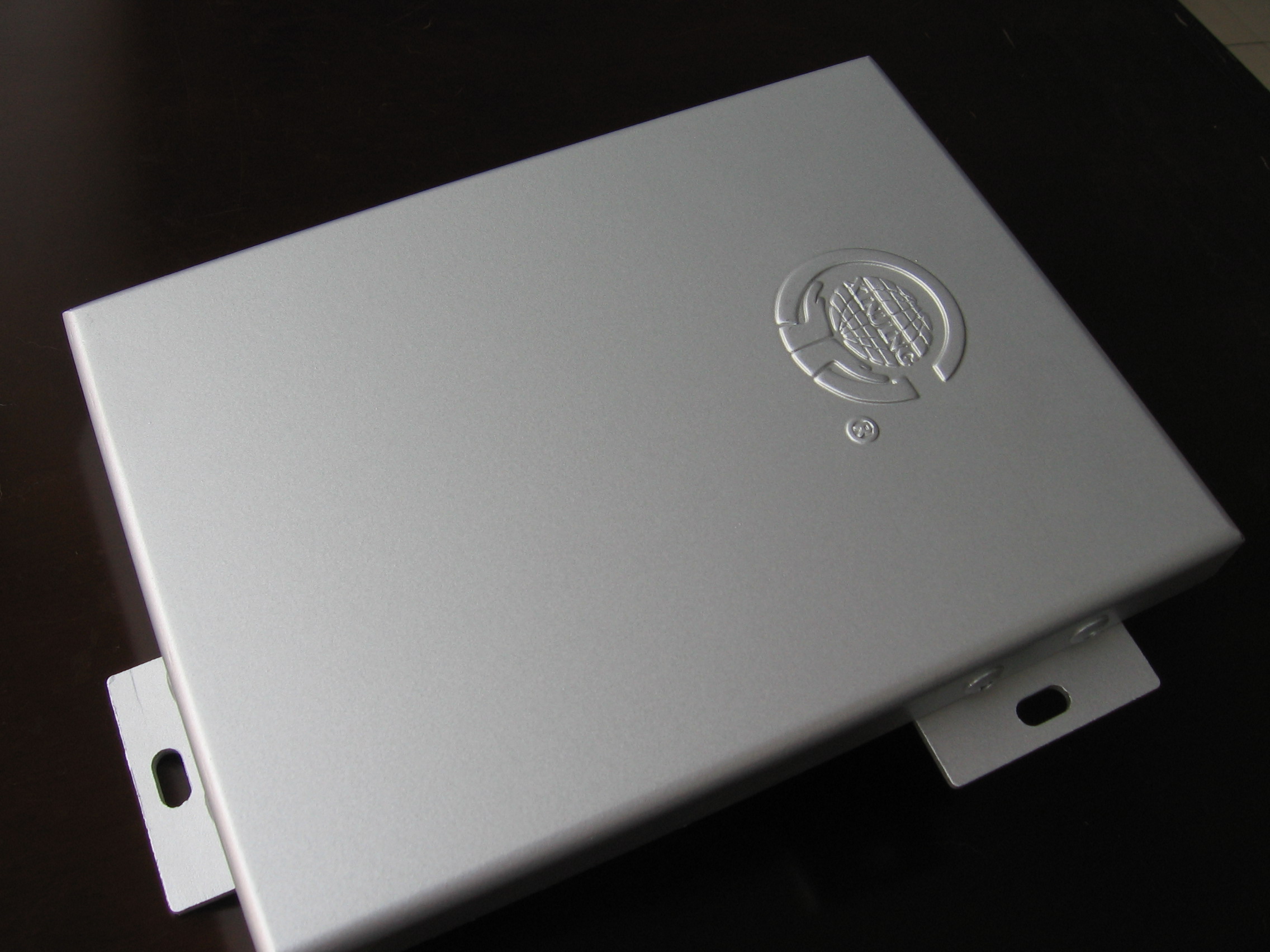 What is Aluminum curtain wall