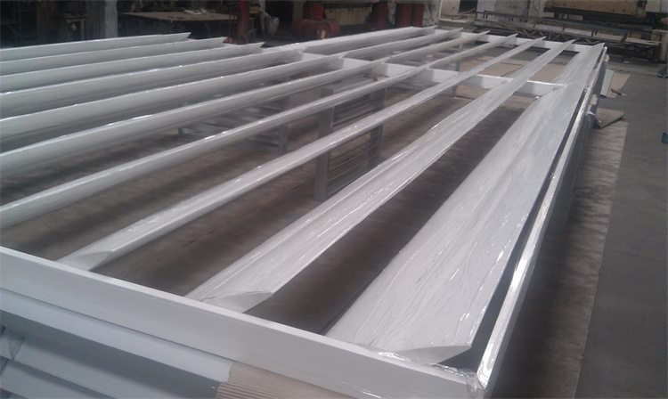 Features of aluminum alloy louver panels