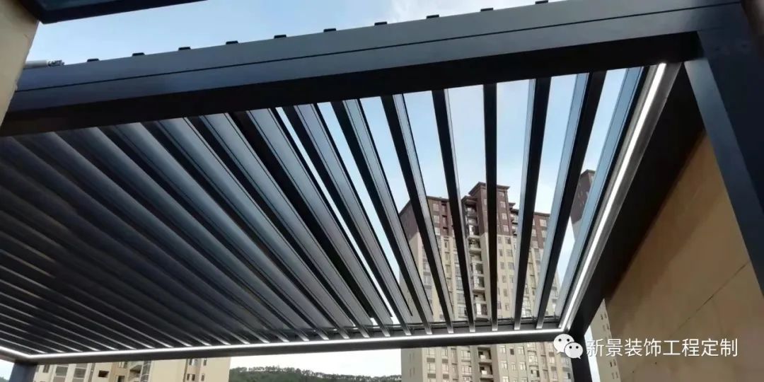 Intelligent rainproof motorised sunshade aluminium louvers