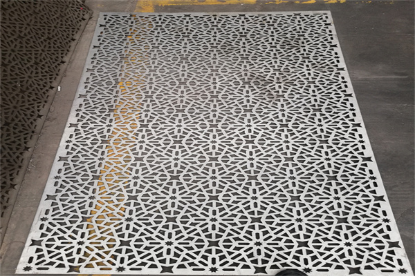 Advantages and applications of aluminum carved panels