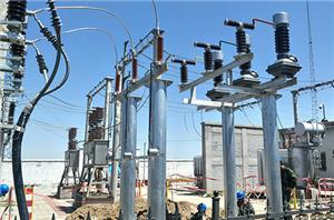 What kinds of connections do voltage transformers have?