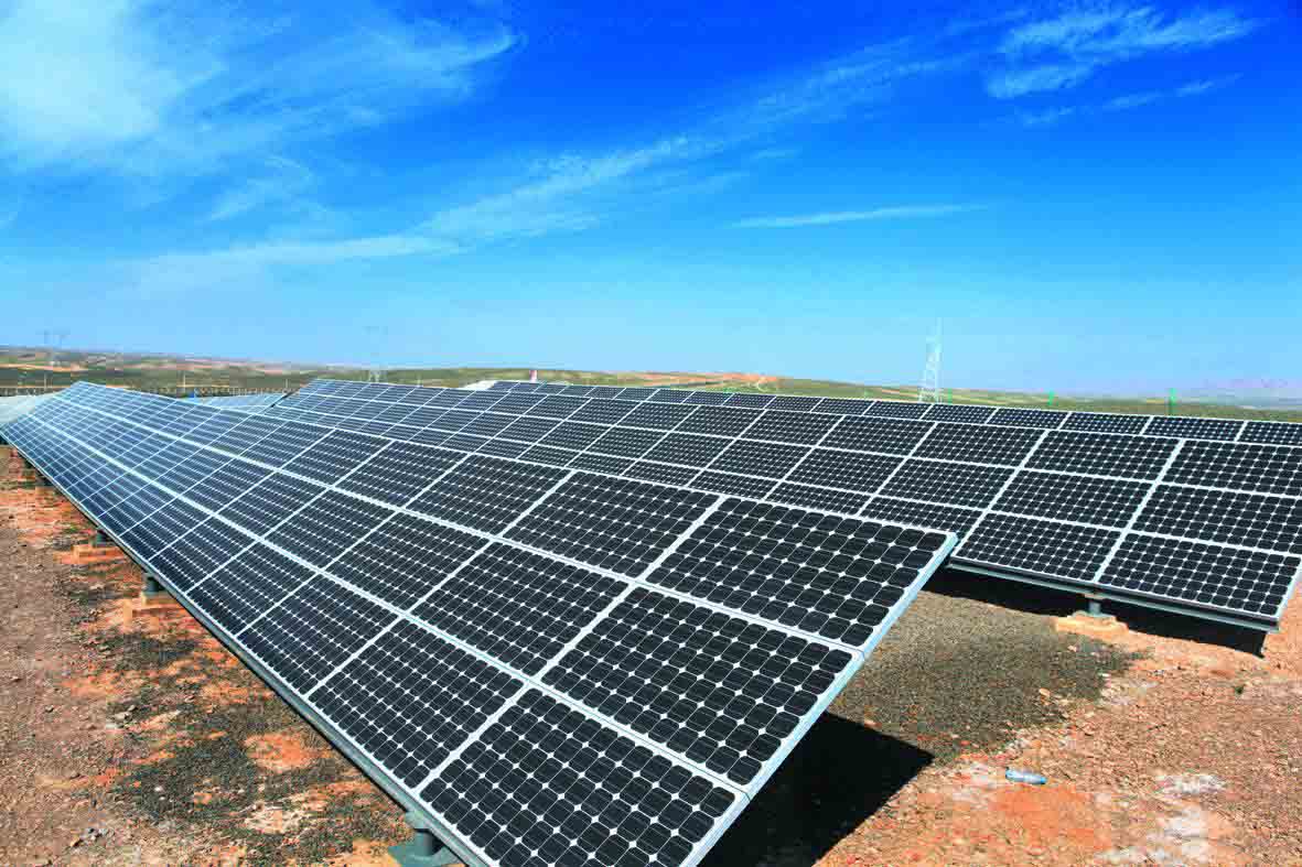 Maximizing Renewable Energy with Energy Metering ICs in Solar Power Systems