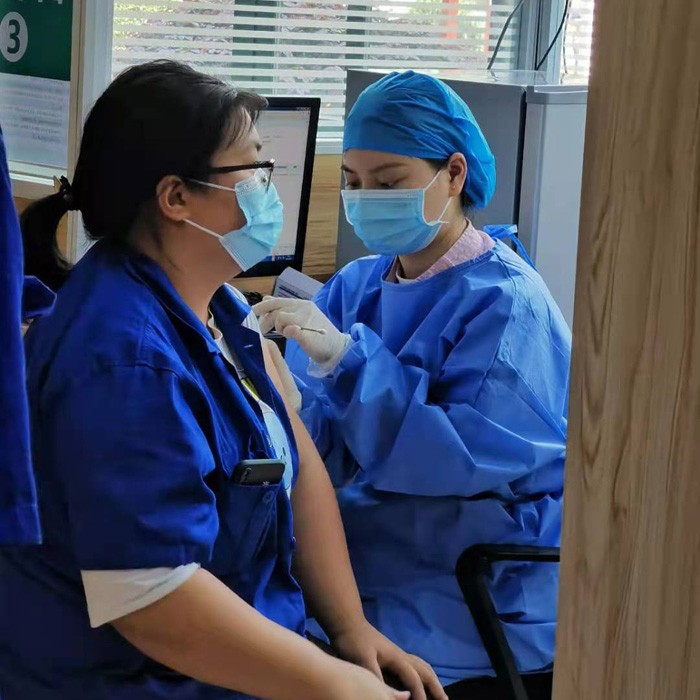 Kostenlose COVID-19-Impfung für die Langlada LED-Beleuchtungsfabrik