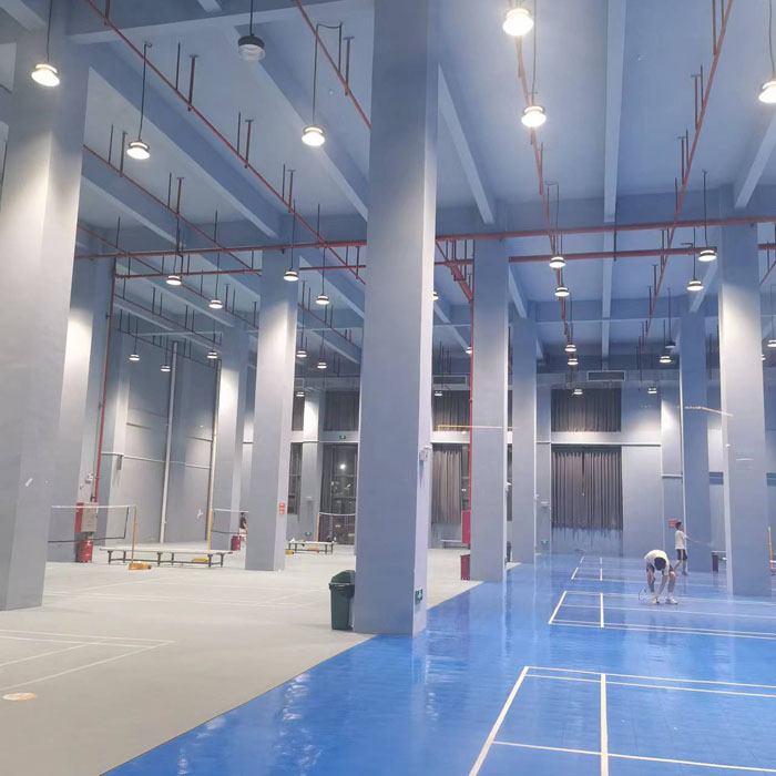 Langlada: LED High bay light in professional badminton gym