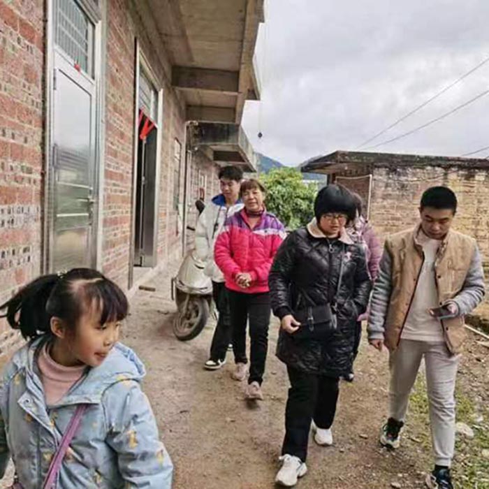 Langlada LED sent gift and warm wishes to the Elderly Old People