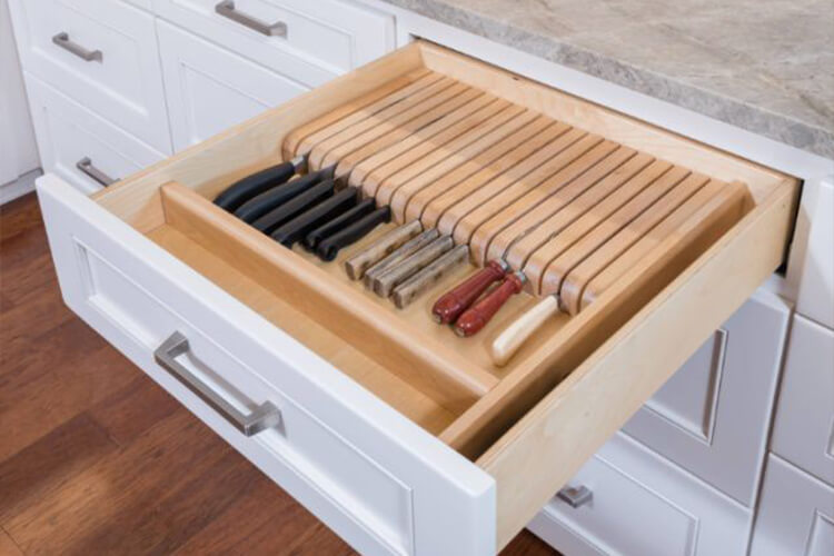 plate and bowl cupboard storage