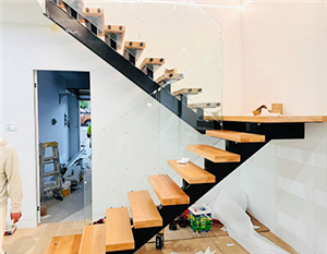 ऑस्ट्रेलिया · निजी आवास इनडोर सिंगल स्ट्रिंगर सीढ़ी