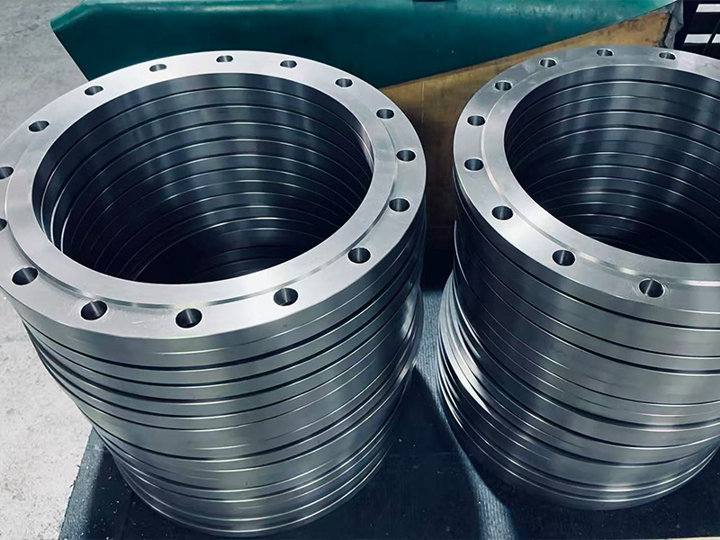 Flensa Titanium dan Paduan Titanium