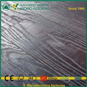 Pavimenti in legno duro con trattamento reattivo oliato fatto a mano