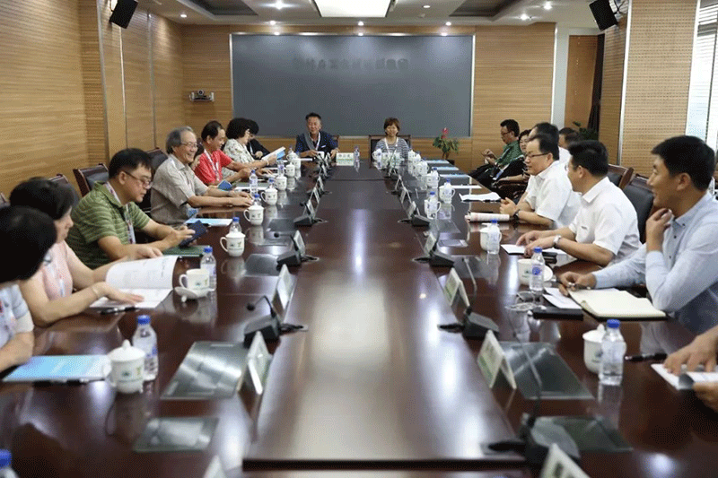 La delegación de Malasia de la 12a Exposición del Noreste de China visitó Jinqiao Flooring Group