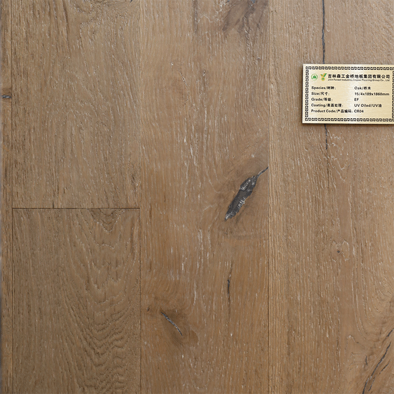 Pisos de madeira projetada em carvalho real antigo e rústico