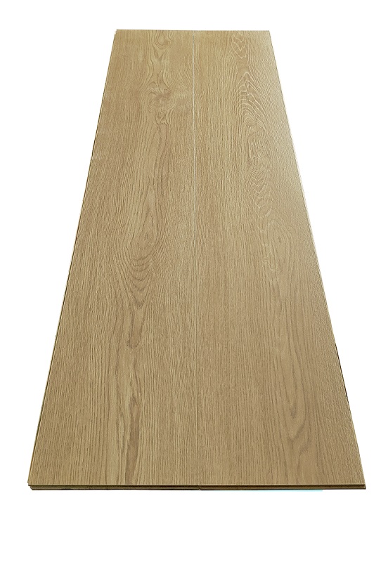 Comfortable and durableNew 3-layer solid wood flooring