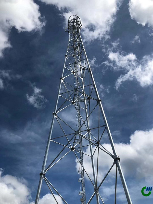 torres tubulares de telecomunicaciones