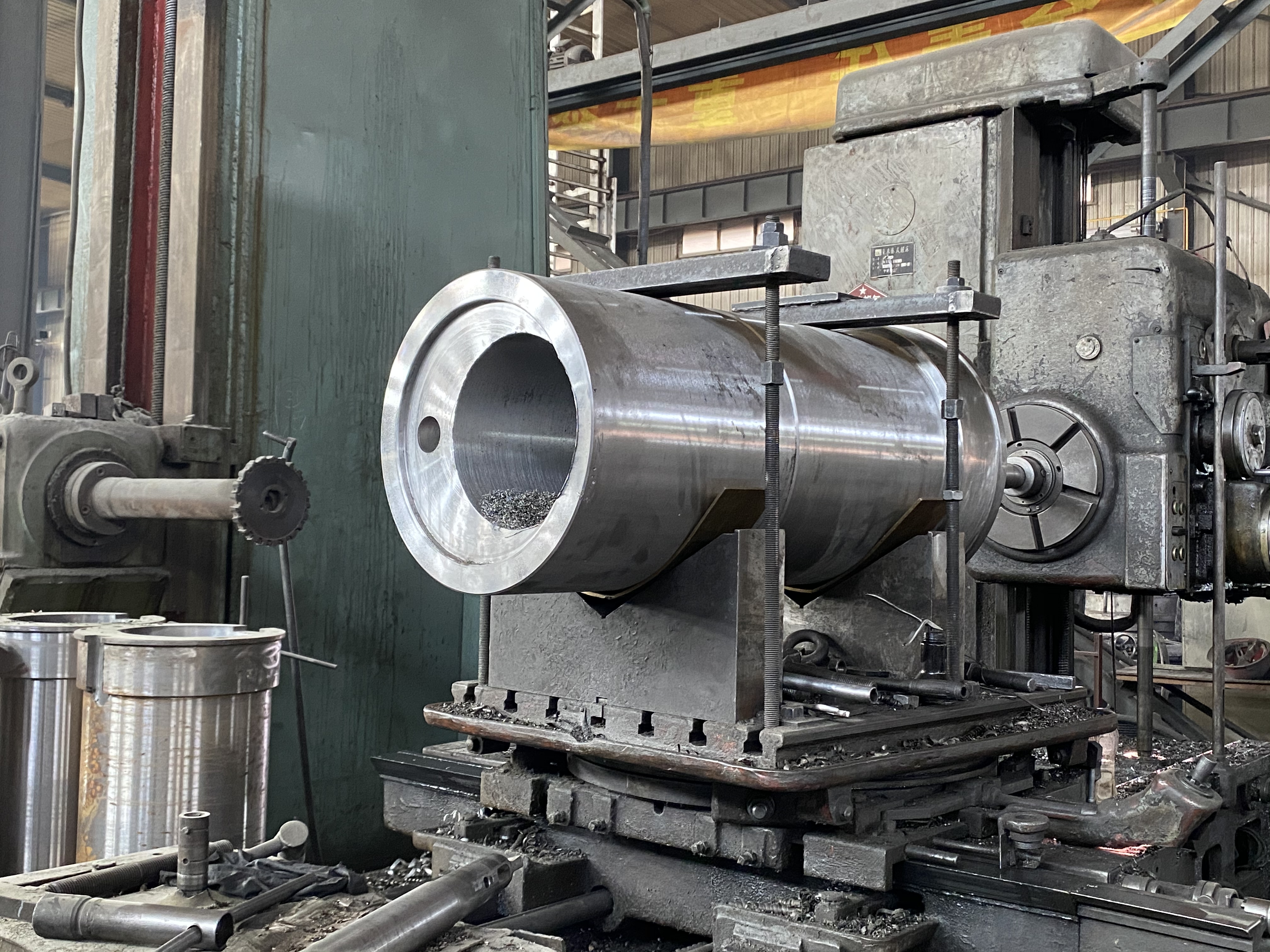 cone crusher bush machining by shilong.jpg