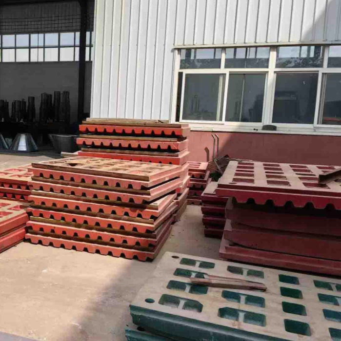 Компания ШИЛОНГ МЕХАНИЧЕСКИЙ расширяет глобальную поддержку по техническому обслуживанию дробилок: полный ассортимент изнашиваемых деталей в наличии, готовы к запросу.